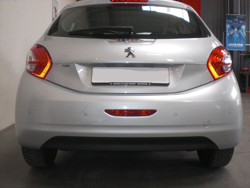 Radars de recul sur Peugeot 208 - AUTOTEC - AUTOTEC