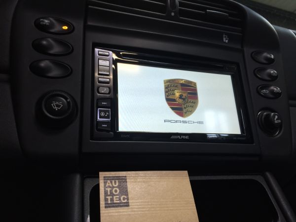 Installation GPS ALPINE dans un Porsche Boxster 986 à Lyon