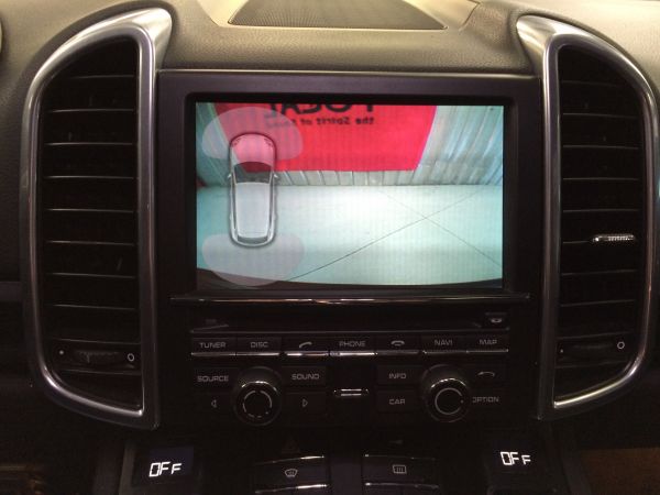 caméra sur PCM Porsche à Lyon